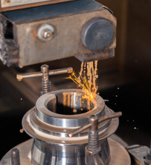 Электроэрозионная <br width=